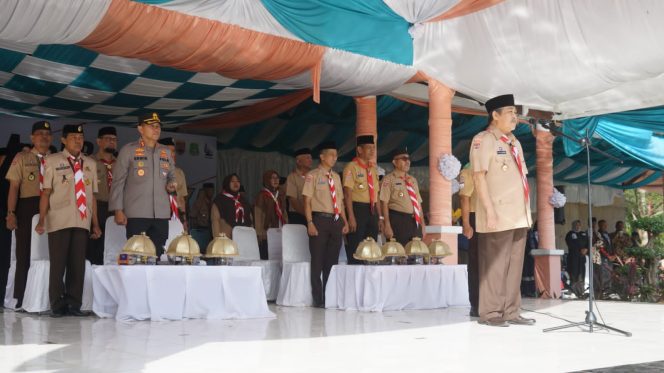
 Dollah Mando Lepas 33 Anggota Pramuka Sidrap ke Raimuna Nasional
