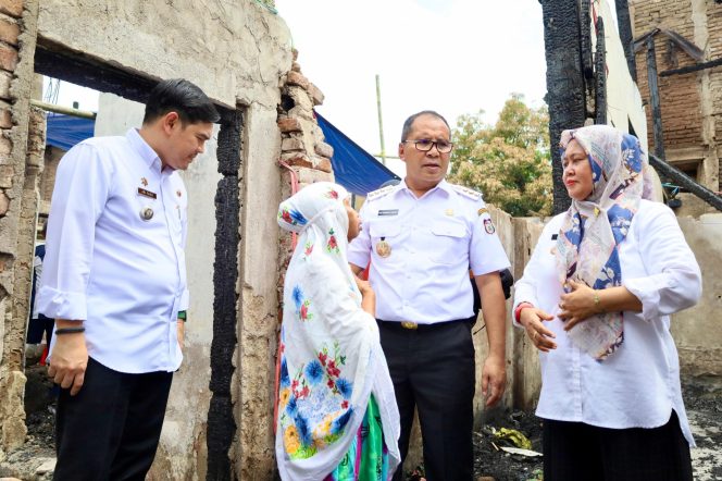 
 Wali Kota  Makassar Tinjau Lokasi Kebakaran di Jalan Serigala