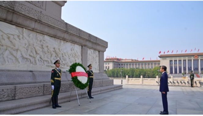 
 Presiden Jokowi Kunjungi Monumen Pahlawan Rakyat di Beijing