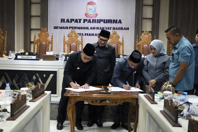 
 DPRD-Pemkot Makassar Tetapkan APBD 2024 Rp5,73 Triliun