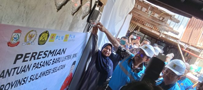 
 Cerita Jumriani Penerima Manfaat Program BPBL, Sebelumnya Penerangan Hanya Dua Lampu