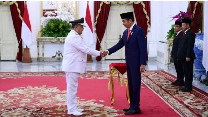 
 Presiden Jokowi Lantik Edy Nasution Sebagai Gubernur Riau