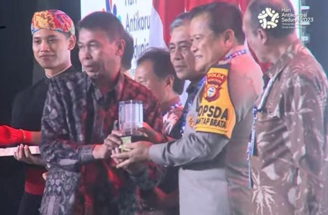 
 Polda Sulsel Dapat Penghargaan KPK, Polda Terbaik 1 se-Indonesia Pemberantasan Korupsi Bidang Penindakan