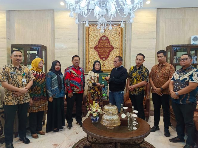 
 Catatkan Sejarah, Setelah 44 Tahun Pemkot Makassar Kantongi Sertifikat HPL Karebosi