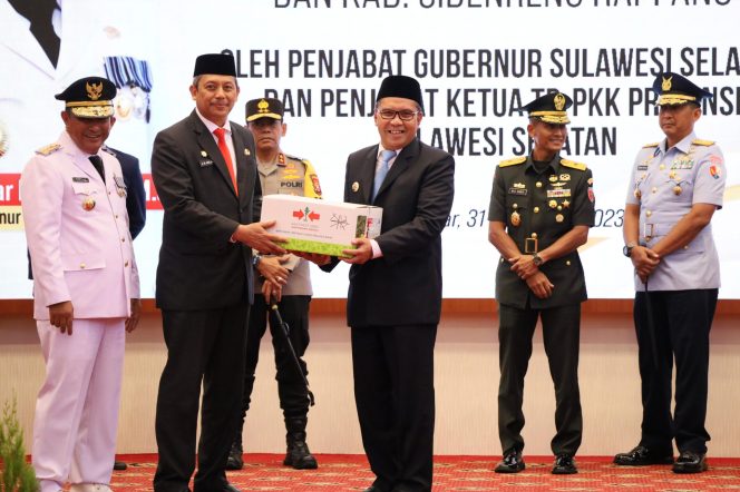 
 Kota Makassar Dapat Bantuan Bibit Cabai dari Pemprov Sulsel, Danny Pomanto: Kita Sebar ke Lorong-Lorong