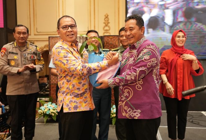 
 Wali Kota Makassar Ajak Umat Kristiani Wujudkan Pemilu Damai di Perayaan Natal Oikumene