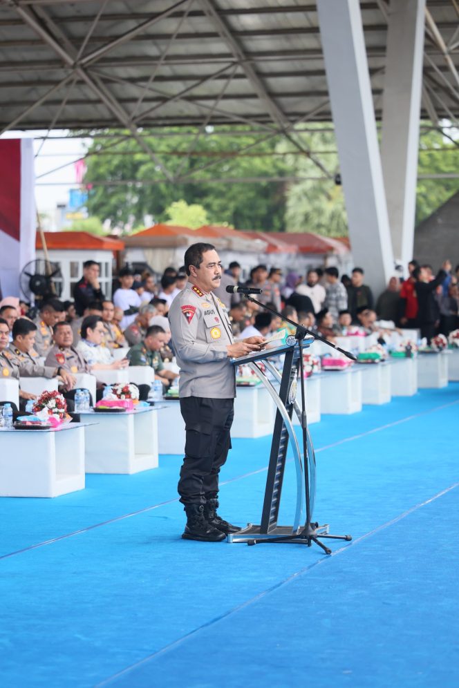 
 Wakapolri Hadiri Bakti Sosial, Pasar Murah dan Bazar UMKM Polri di Makassar 