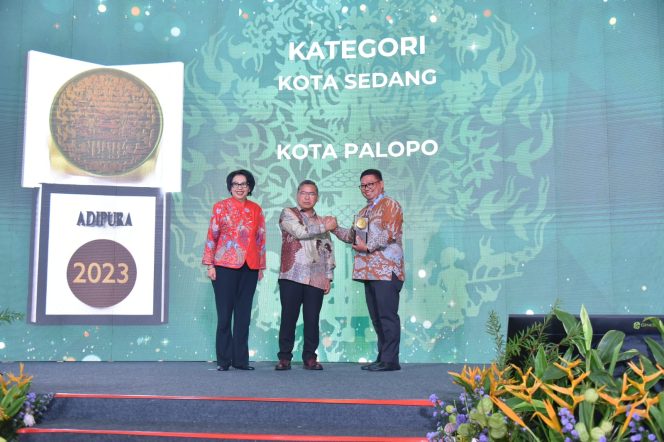 
 Kota Palopo Raih Piala Adipura ke-9 dari Kementerian Lingkungan Hidup