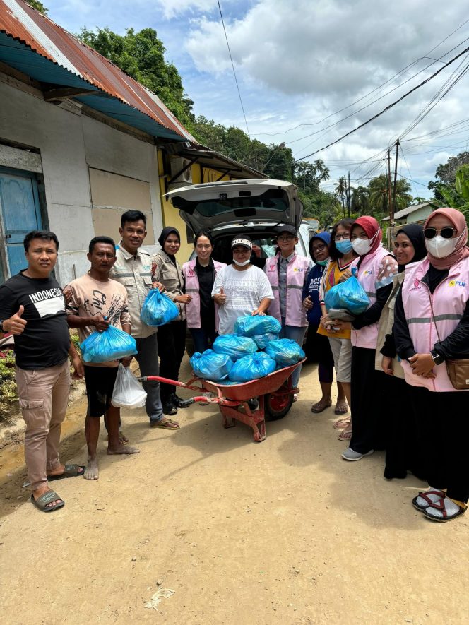 
 YBM PT PLN Persero UP3 Kendari Salurkan Bantuan Korban Banjir