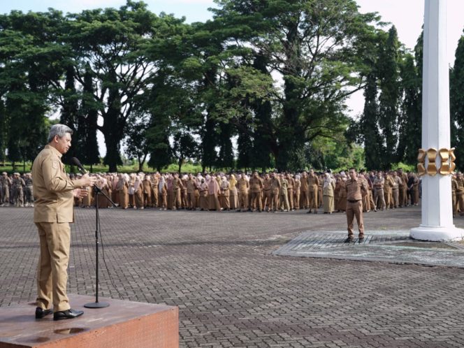 
 Apel Pagi Pasca Libur Lebaran, Pj Sekda Sampaikan Belasungkawa Bencana Toraja dan Luwu