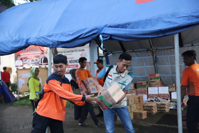 
 Tanggap dan Cepat, Aksi Peduli YBM PT PLN Salurkan Bantuan Korban Longsor dan Banjir di Sulsel