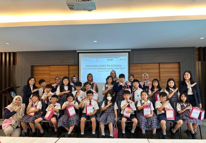 
 Dalam rangka Hari Pendidikan Nasional, Srikandi PLN Kenalkan Energi Bersih Sejak Dini