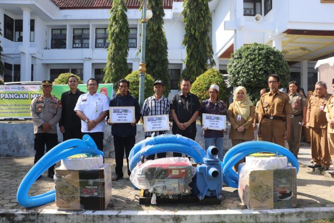 
 Bupati Selayar Bersama Forkopimda Meninjau Pangan Murah