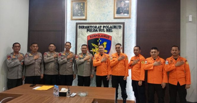
 Perkuat Sinergisitas, Kepala Kantor Basarnas Makassar Kunjungi Polairud Polda Sulsel