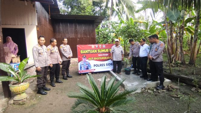 
 HUT Bhayangkara ke-78, Polres Sidrap Realisasikan Pengadaan Sumur Bor Untuk Warga