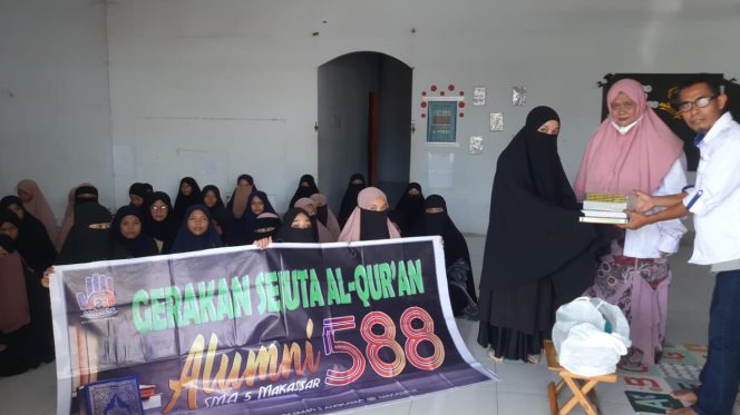 
 Program Sejuta Al-Qur’an IKA 588 Kembali Menyasar Dua Pondok Tahfidz di Sulsel