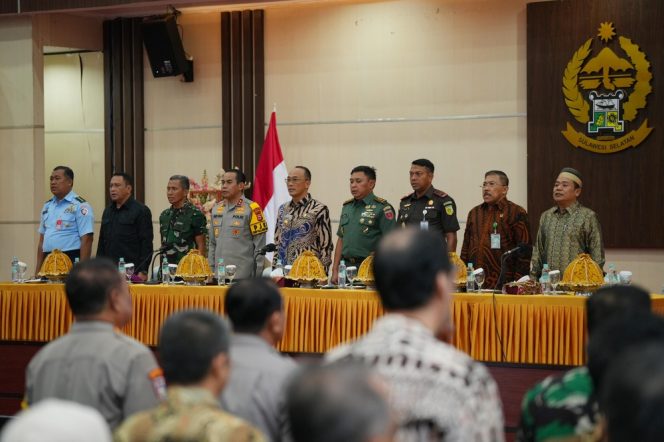 
 Rakorda Forkopimda Pilkada 2024, Pj Gubernur Sulsel Prof Zudan: Berpolitik Secukupnya, Bersaudara Selamanya