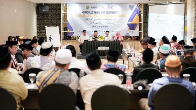 
 Rawat Warisan Ulama Nusantara, Kemenag Dorong Pesantren Masifkan Penggunaan Aksara Pegon
