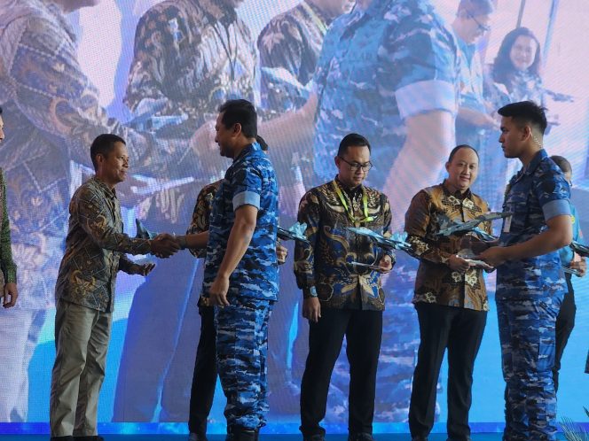
 Jelang Hari Kemerdekaan RI, PLN dan TNI AU Kolaborasi Bangun Sarana Air Bersih Untuk Masyarakat Maros