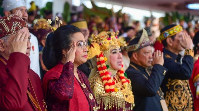 
 Melihat Ragam Pakaian Adat Para Menteri pada Upacara Perdana di Ibu Kota Nusantara