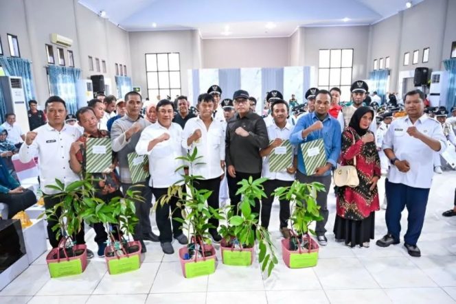 
 Gubernur Rusdy Mastura ajak kades layani masyarakat penuh dedikasi