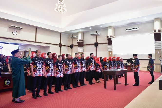 
 Pj Gubernur Sulsel Lantik 24 Pejabat Fungsional Keahlian Mendalam