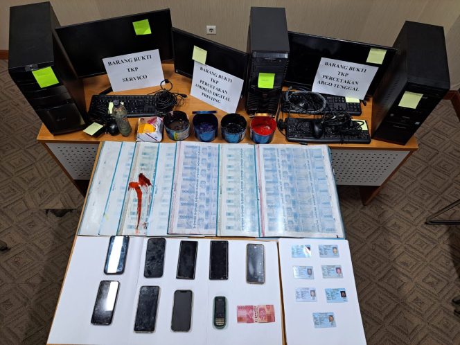 
 Bareskrim Gerebek Lokasi Percetakan Uang Palsu