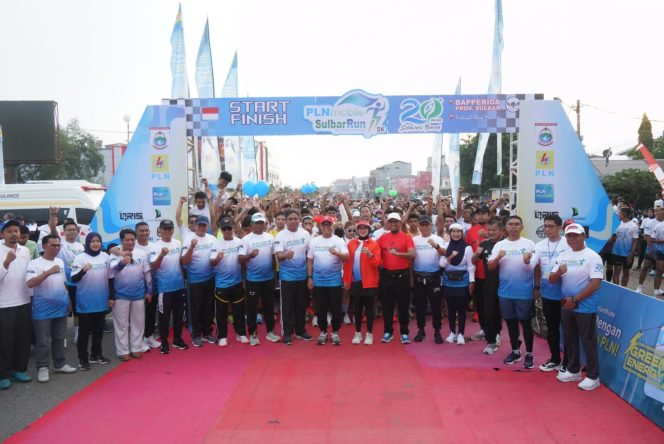 
 Gelorakan Semangat Transisi Energi, PLN Mobile Sulbar Run 2024 Berhasil Ajak Pelari Kurangi Emisi 1.800 Kg CO2