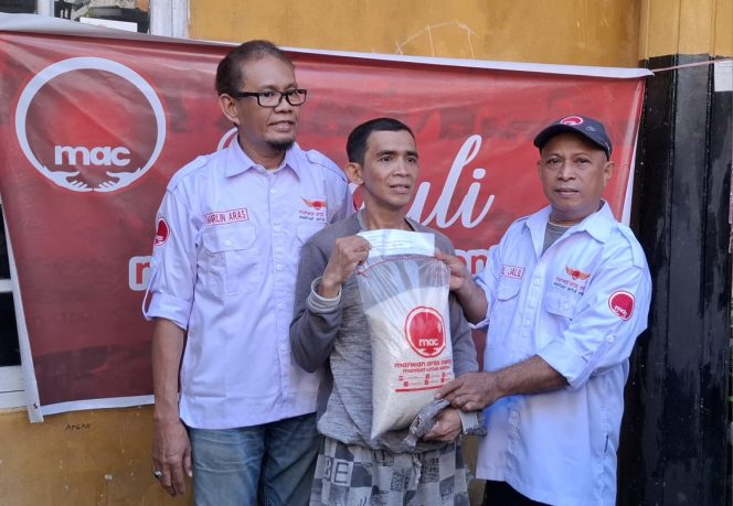 
 Bagikan Ratusan Paket Sembako untuk Anak Yatim dan Dhuafa di Makassar, Yayasan Marwan Aras Center Kembali Tebar Kemanfaatan
