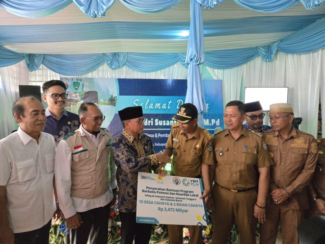 
 Bersama Kemendes dan Pembangunan Daerah Tertinggal, YBM PLN Menjejak Manfaat di 10 Desa Cahaya Sulselrabar