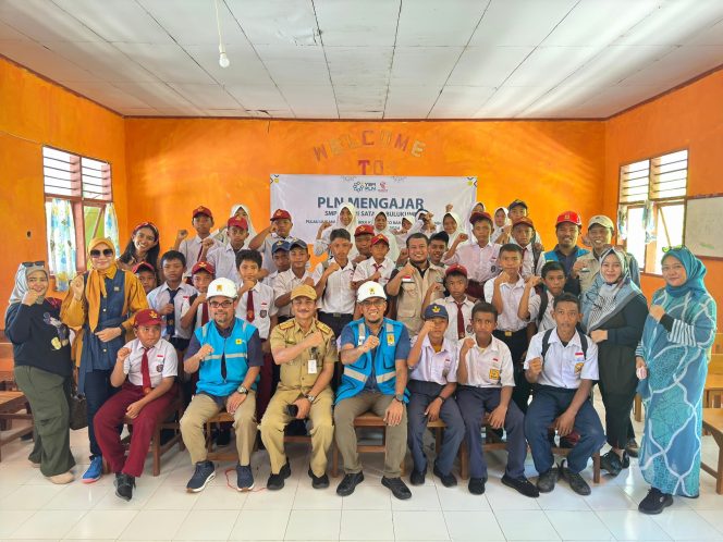 
 Peringatan Hari Pahlawan, PLN Hadirkan Energi Bersih di Pulau Terluar Bulukumba