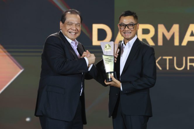 
 Hattrick! Dirut PLN Darmawan Prasodjo Kembali Dinobatkan Jadi CEO Of The Year 2024