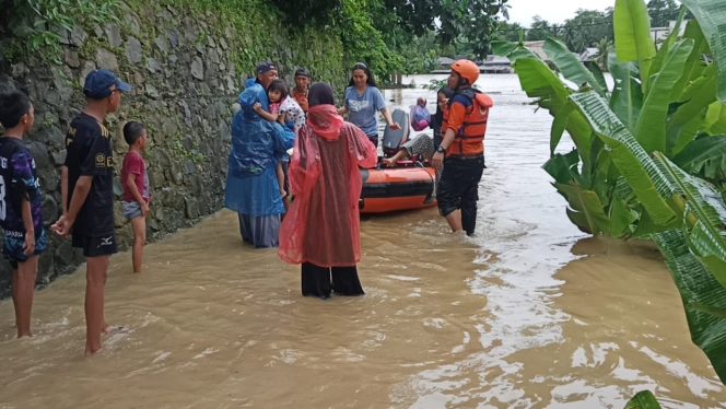 
 Breaking News : Titik Lokasi Banjir di Sulsel bertambah, Basarnas Makassar Turunkan Tim Evakuasi