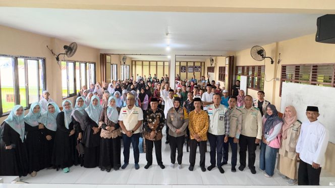 
 Bentuk Dukungan Santri, YBM PLN Inisiasi Kegiatan Solidarity Food Truck dan Muzaki Mengajar di Maros
