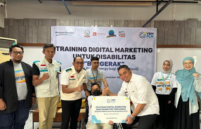 
 Peduli Penyandang Disabilitas, YBM PLN UID Sulselrabar Gelar Training Digital Marketing Berbasis Green Energy