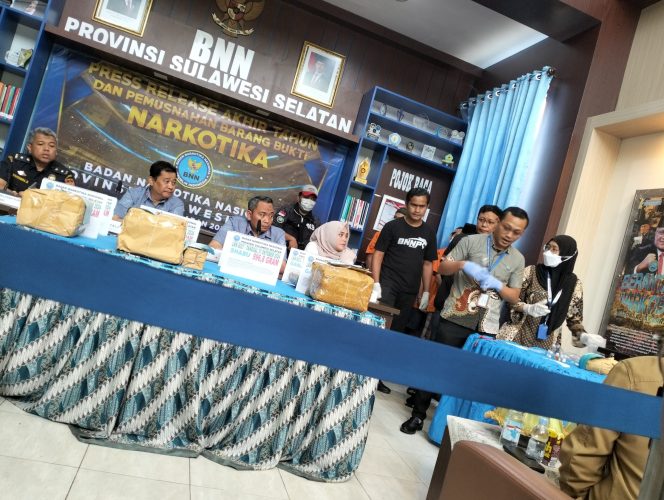 
 BNN Sulsel gelar Press Release Akhir Tahun Pemusnahan Barang Bukti Narkotika