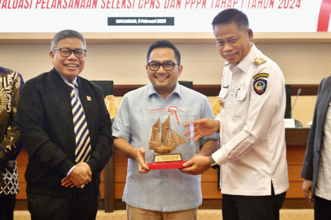 
 Komisi II DPR RI Minta Kepala Daerah Terpilih Laksanakan Kebijakan Pemerintah Pusat Terkait PPPK