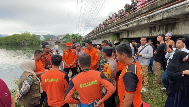 
 Basarnas Gerak Cepat Cari Remaja Putri di Pangkep Dikabarkan Tenggelam di Sungai Kalibone