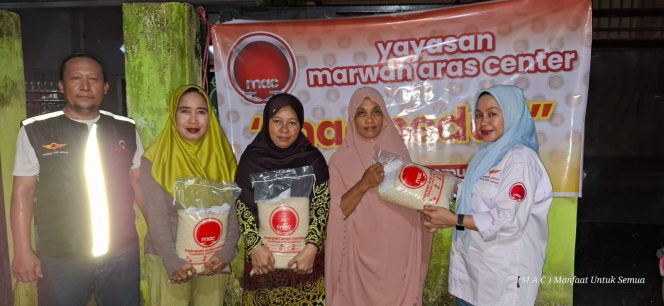 
 Yayasan Marwan Aras Center ( MAC ) Berbagi Ratusan Paket Sembako untuk Dhuafa di Wilayah Makassar