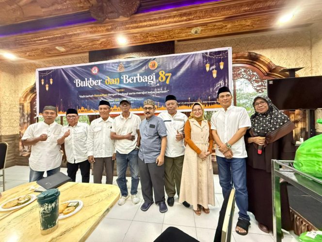 
 IKA Alumni SMAN 4 Makassar Angkatan 87 Gelar Buka Puasa Bersama di Cafe Langit/Ulu Juku