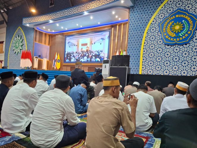 
 Ribuan Warga Makassar Shalat Idul Fitri di Kampus Unismuh Makassar
