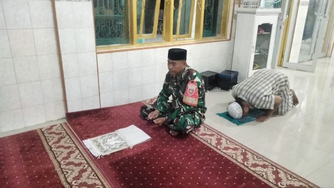 
 Pererat Silaturahmi, Babinsa Kodim 1420/Sidrap Gelar Safari Salat Subuh Berjamaah