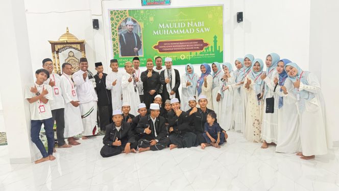 
 Warga Cempaka Putih Selatan Parepare Khidmat Peringati Maulid Nabi Muhammad SAW 1448 H